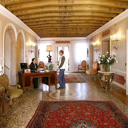 فيلة Ca' Del Borgo